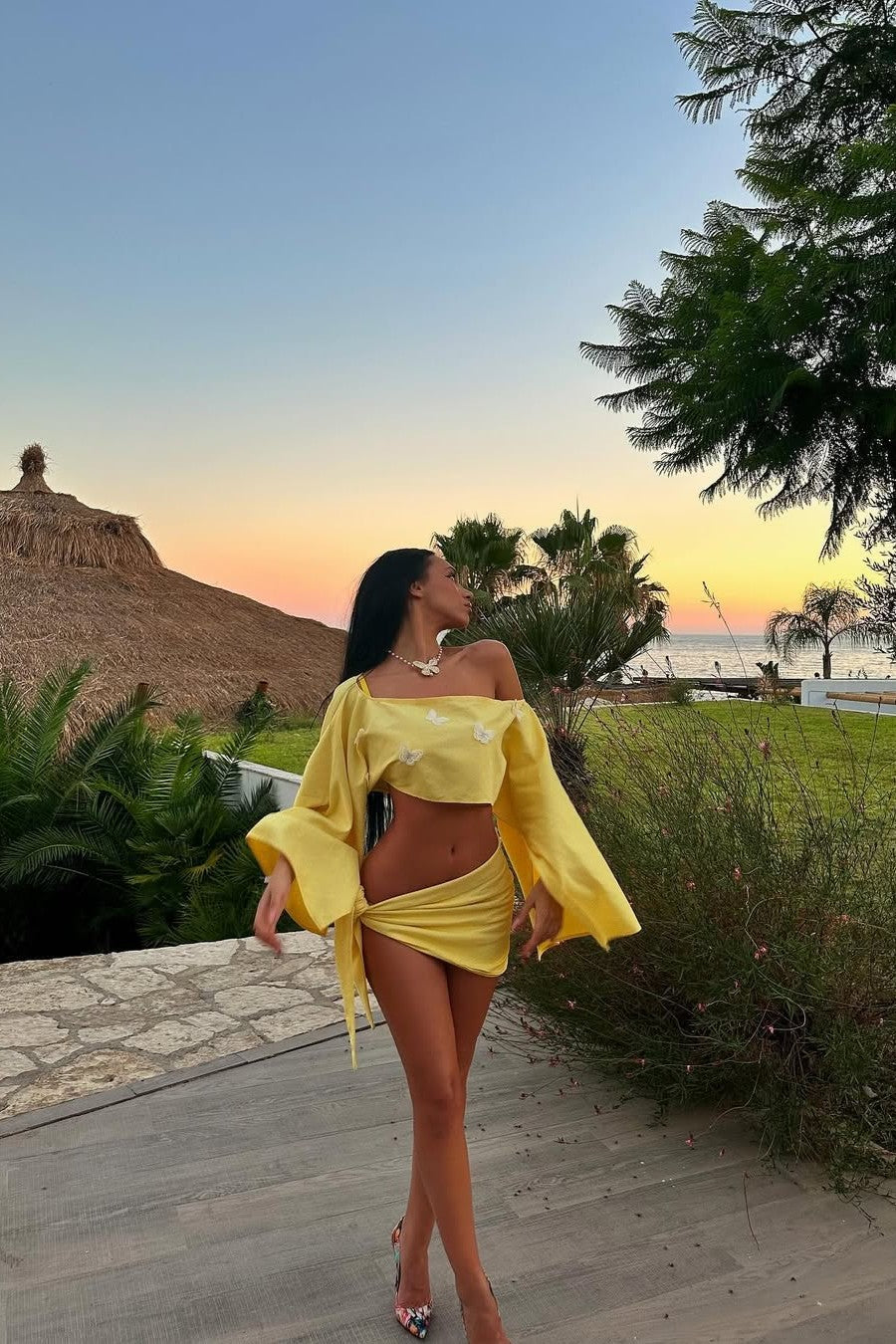 Maelisca – Ensemble asymétrique à épaules dénudées et fente haute