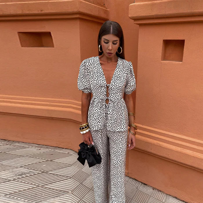 Liora – Zomers Tweedelig Setje met Statement Print