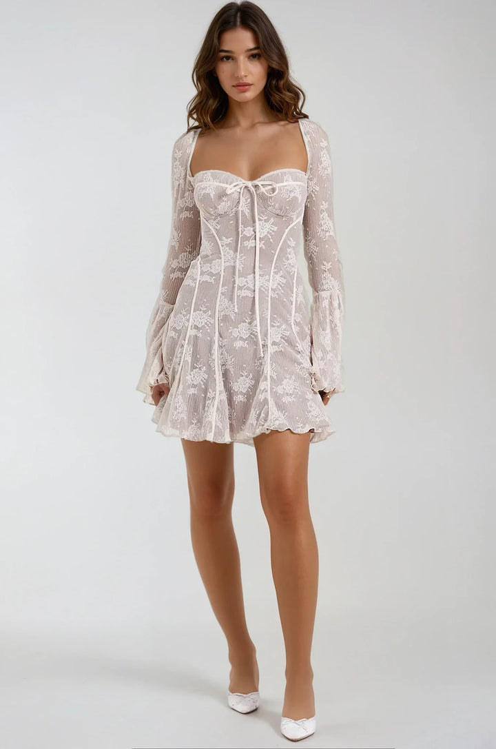 Elirine – Kanten mini-jurk met flared mouwen