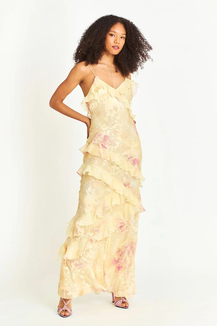 Aureline – Elegante Ruffle Jurk met Speelse Touch