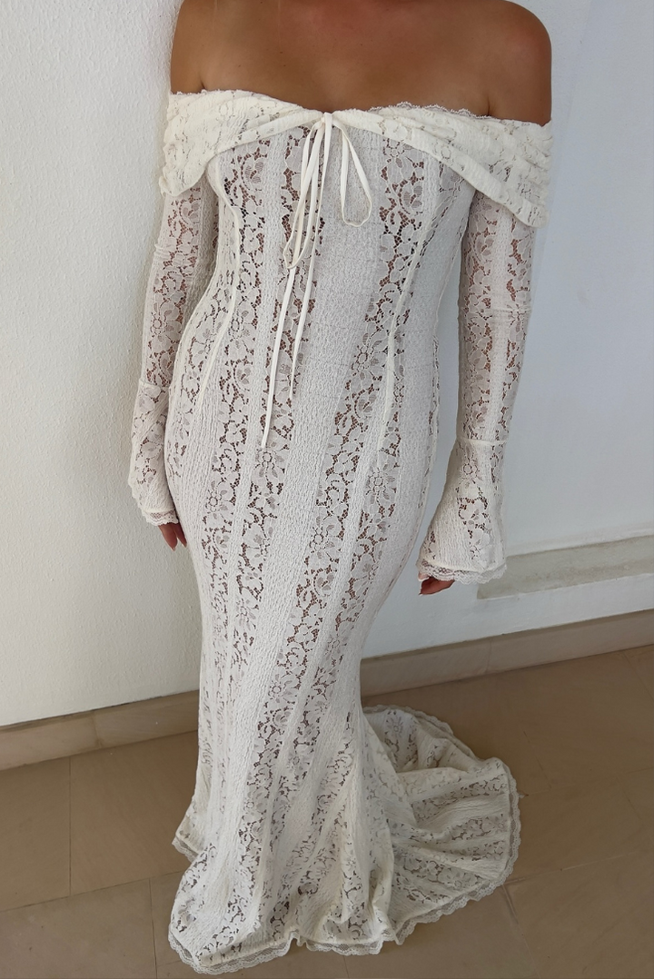 Loréna – Lace off-shoulder maxi dress with decorative details