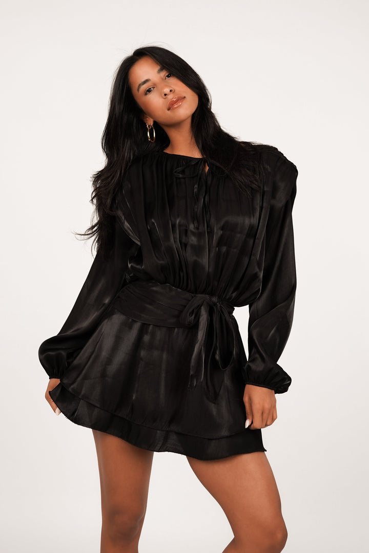 Sarelia – Robe courte en satin