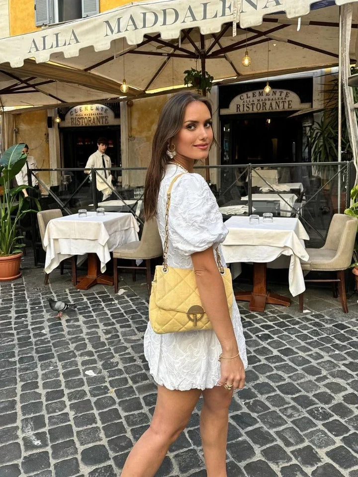 Tessa – Robe midi romantique à manches bouffantes