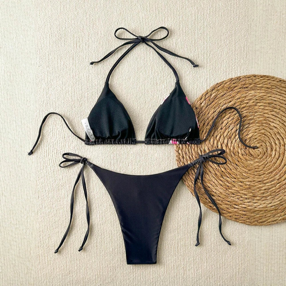 Lilou – Triangle bikini with floral detail