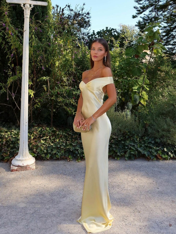 Soraya – Satijnen maxi-jurk met open rug