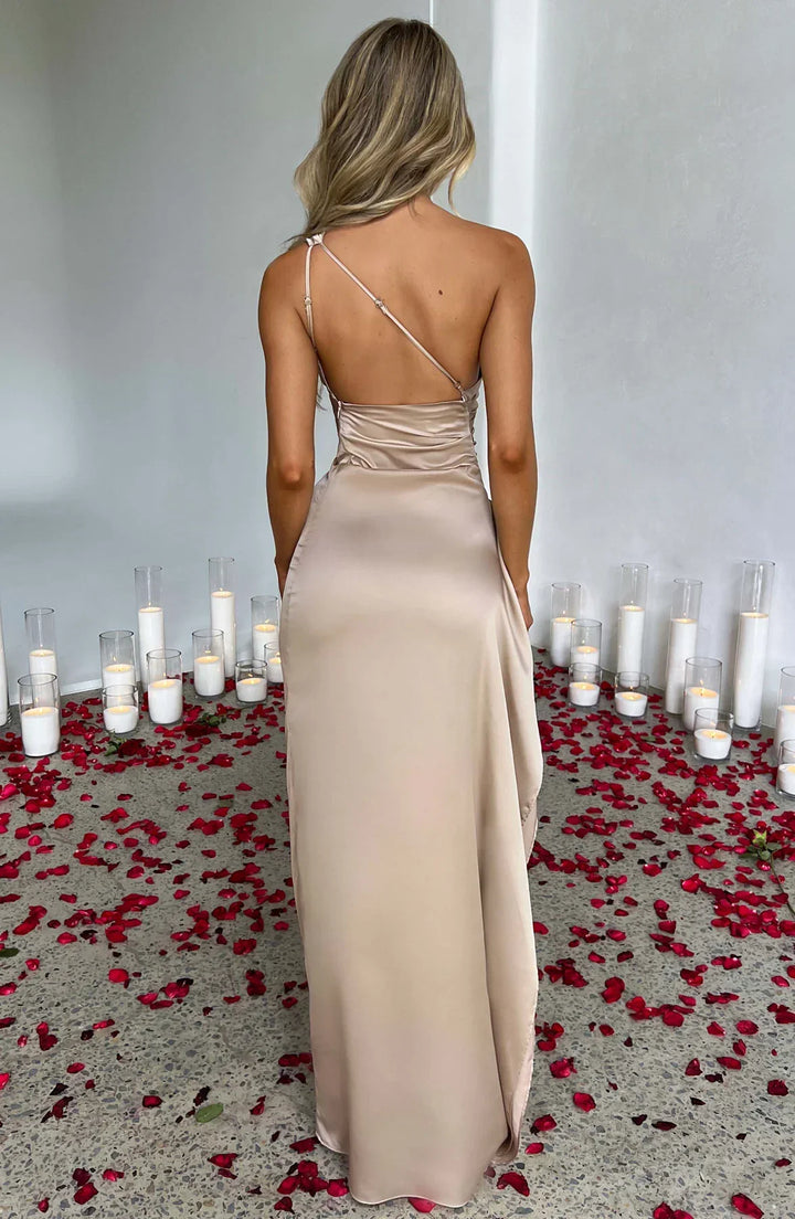 Veloura – Tijdloze Maxi-jurk met Elegante Flow